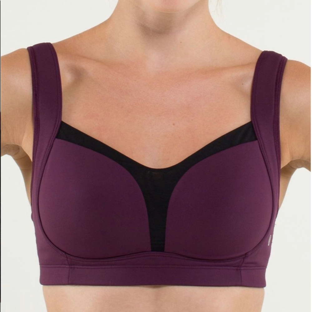 Lululemon Ta ta tamer II bra in plum and black, size 38 D. Great used condition